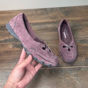 euc Skechers Mauve Lavender Suede Slip-On Sneakers Size 6.5